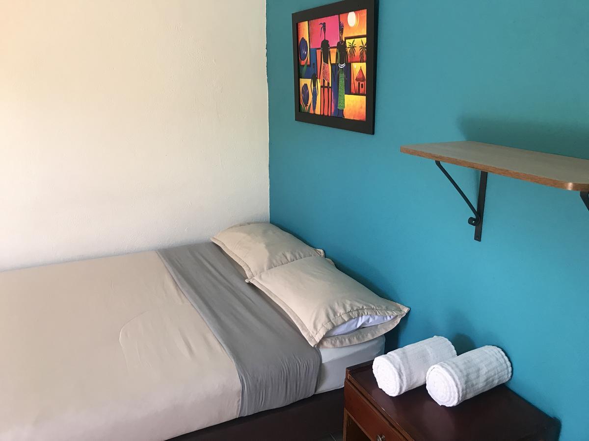 Hostal El Hangar Rionegro Exteriör bild