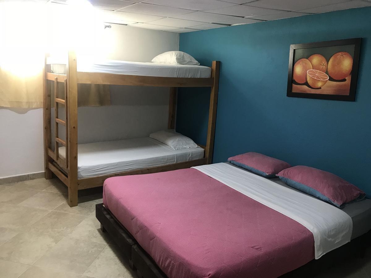 Hostal El Hangar Rionegro Exteriör bild